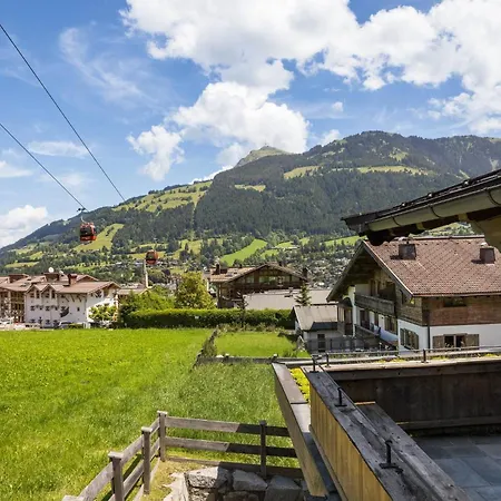 Ski-in-ski-out Asten By Alpine Host Helpers 基茨比厄尔